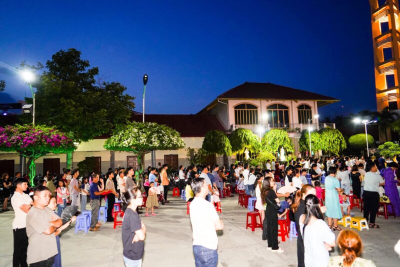 fb-422222558355253_1100506422119823