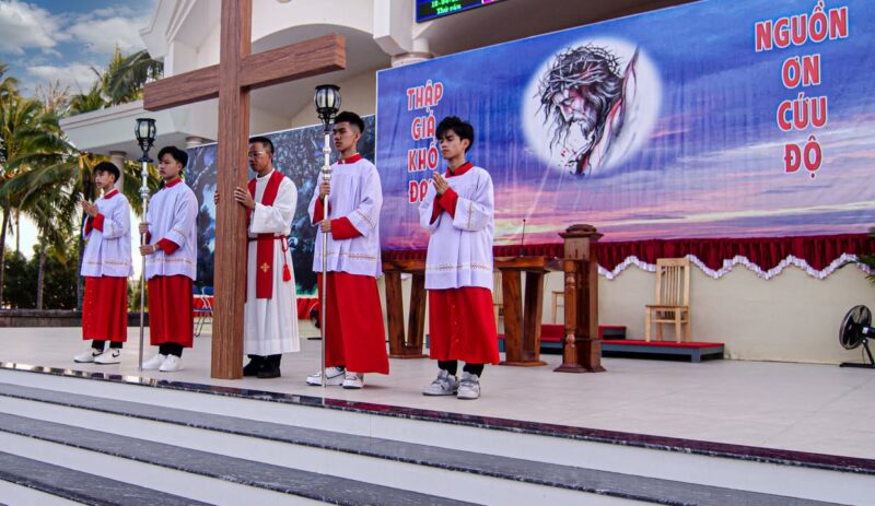 fb-422222558355253_1100502342120231