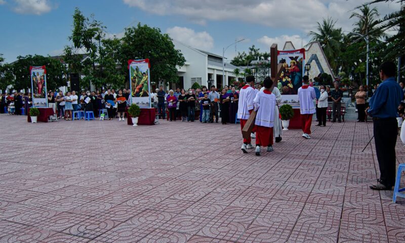 fb-422222558355253_1100502342120231