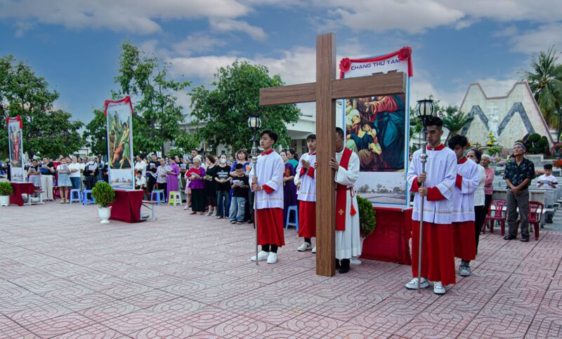 fb-422222558355253_1100502342120231