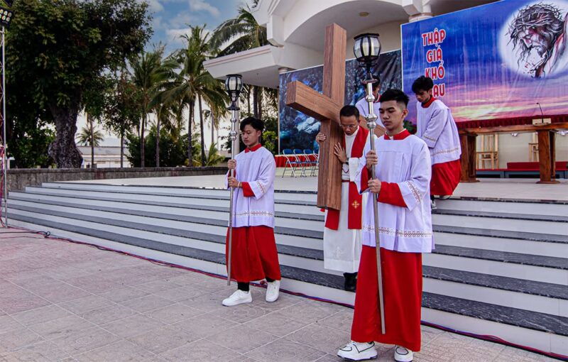 fb-422222558355253_1100502342120231