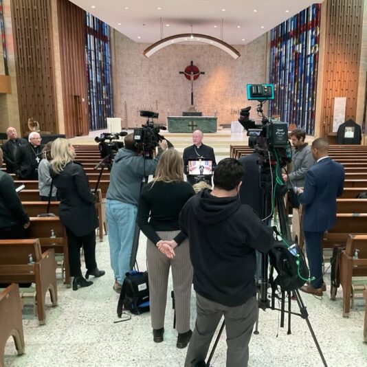 fb-355703527834405_1129266459244158