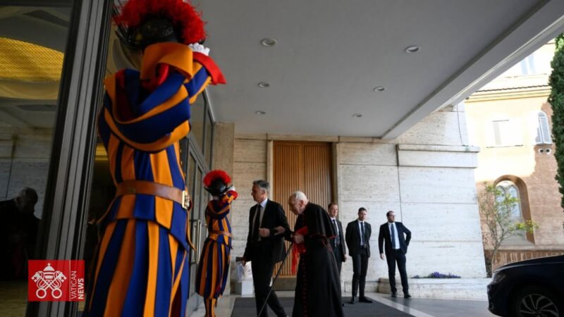 fb-356526171666570_984601993662328