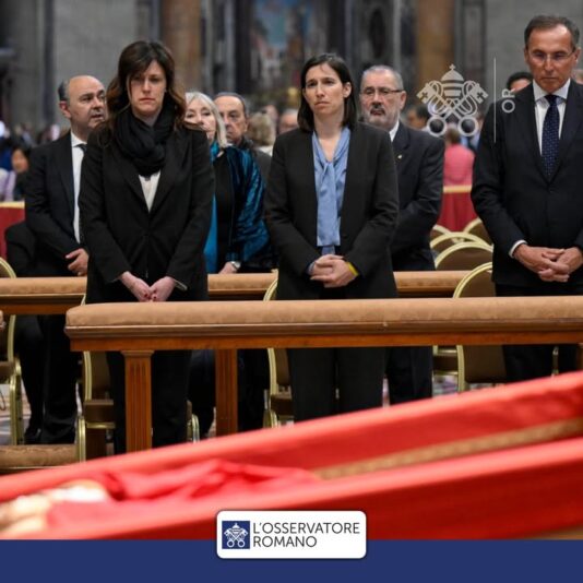 fb-356526171666570_985853163537211