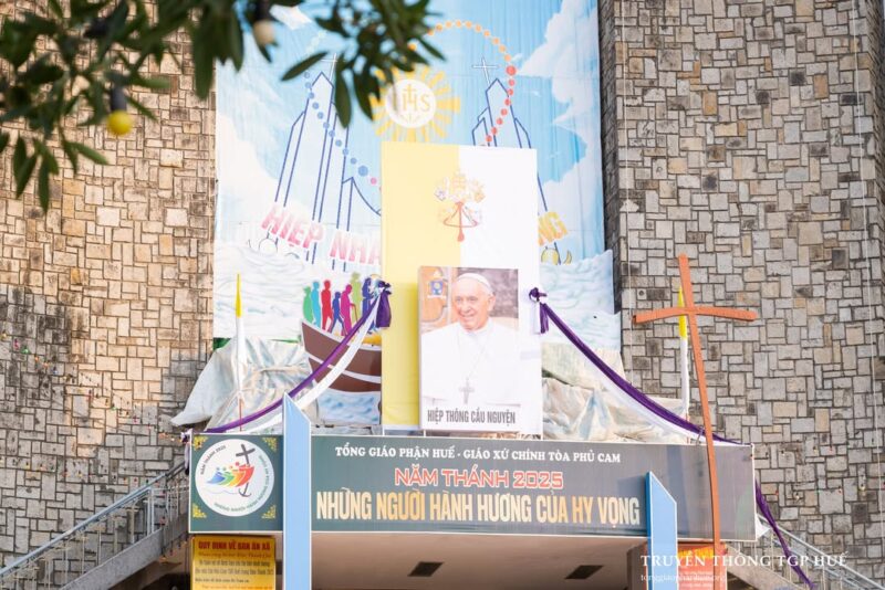 fb-356526171666570_985409093581618