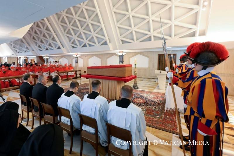 fb-356526171666570_985361326919728