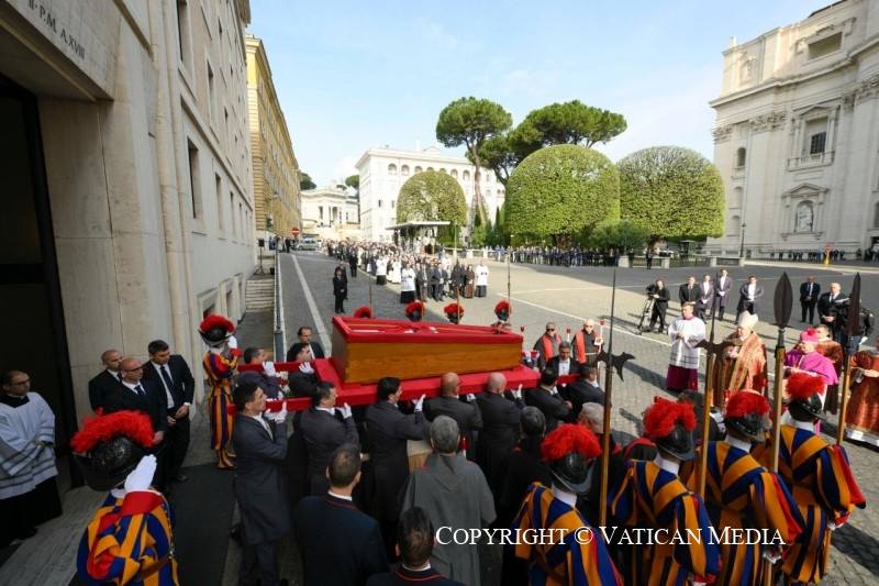 fb-356526171666570_985361326919728