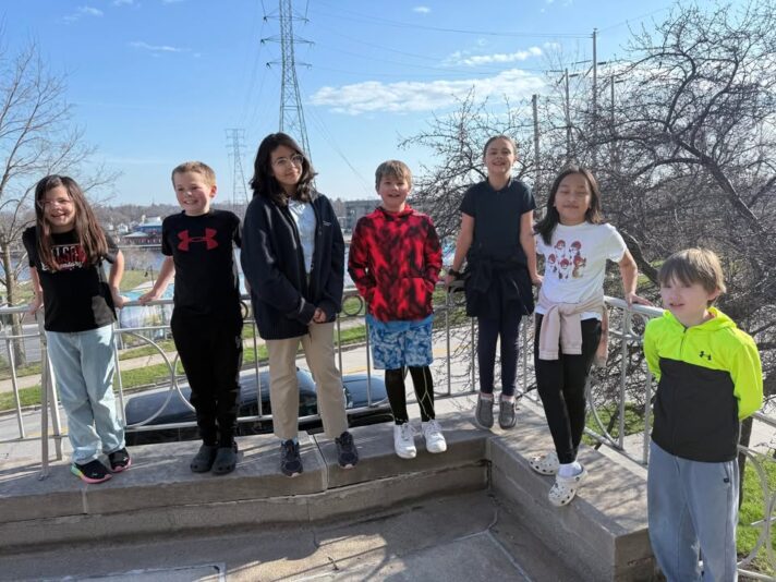 fb-355703527834405_1131194459051358