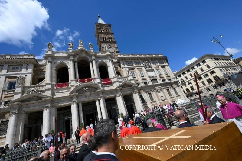 fb-356526171666570_987699560019238