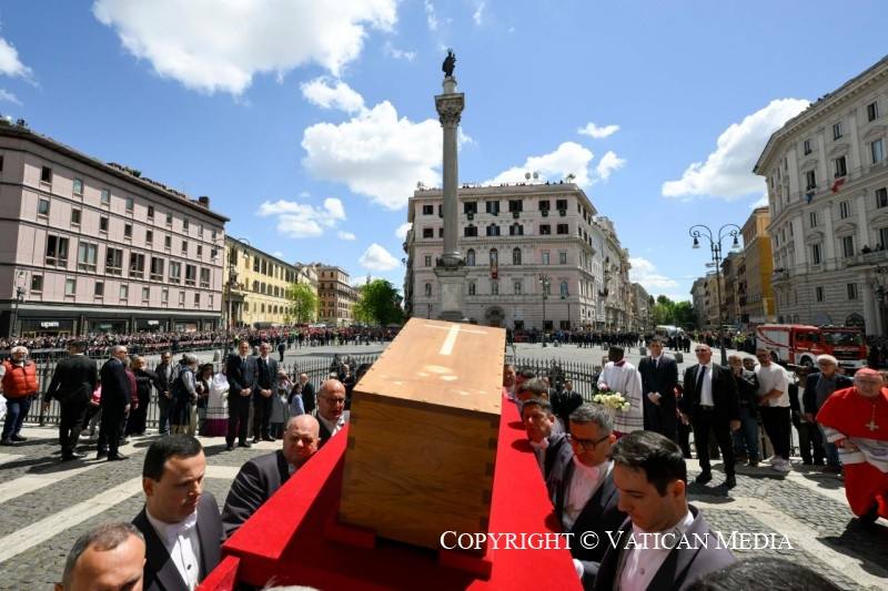 fb-356526171666570_987699560019238