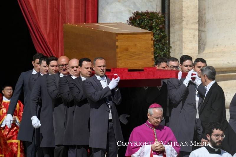 fb-356526171666570_987590846696776