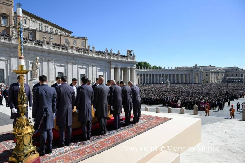 fb-356526171666570_987590846696776