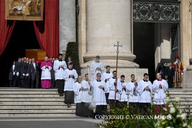 fb-356526171666570_987590846696776