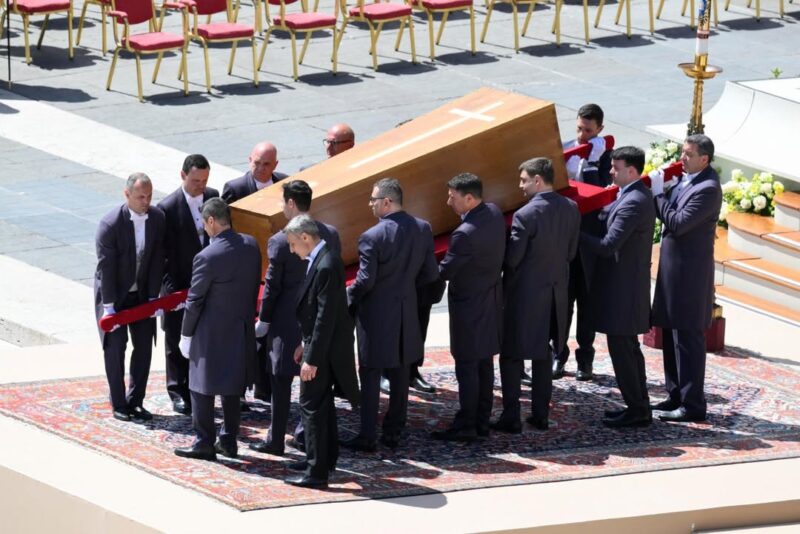 fb-356526171666570_987569290032265