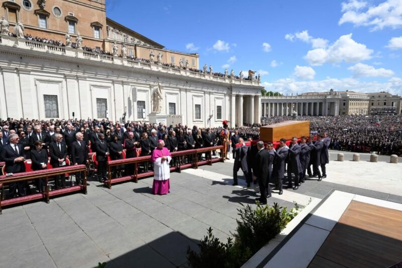 fb-356526171666570_987569290032265